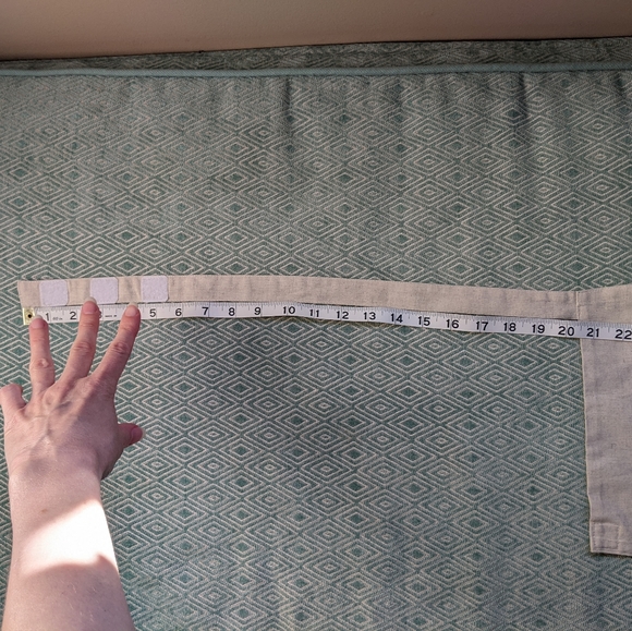 William Sonoma Children's Beatrix Potter Peter Rabbit Apron - Picture 14 of 16